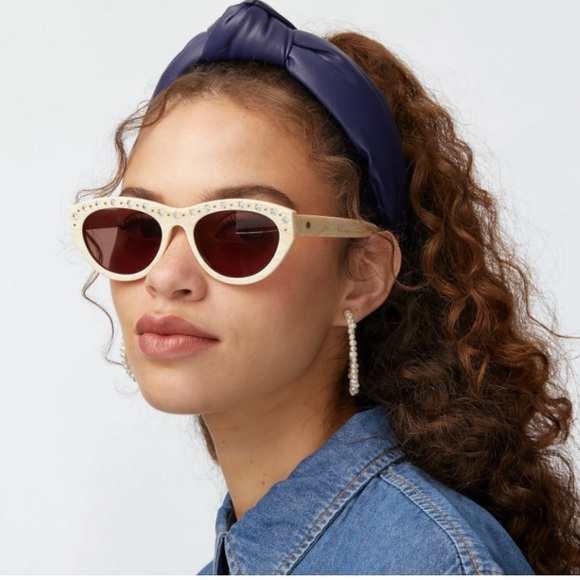 EUC Ivory Walnut Memphis Wayfarer Sunglasses